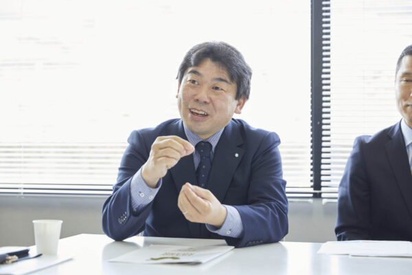 Naohiro Iwanami, who is also the chairman of the SUWA Brand Promotion Committee